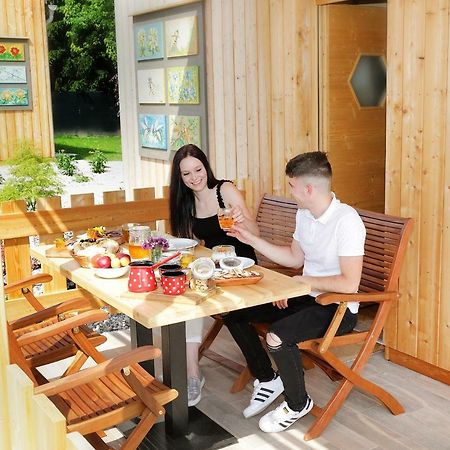 Honey Paradise Glamping Resort Dobova 외부 사진