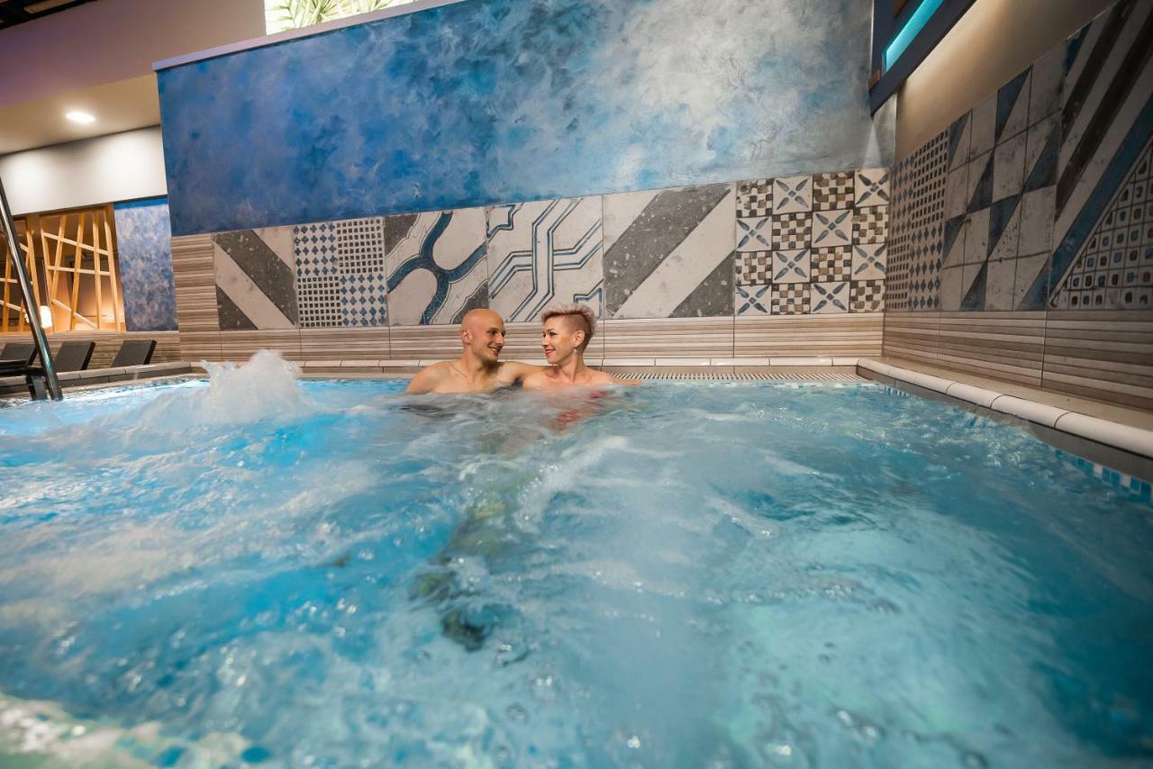 Honey Paradise Glamping Resort Dobova 외부 사진
