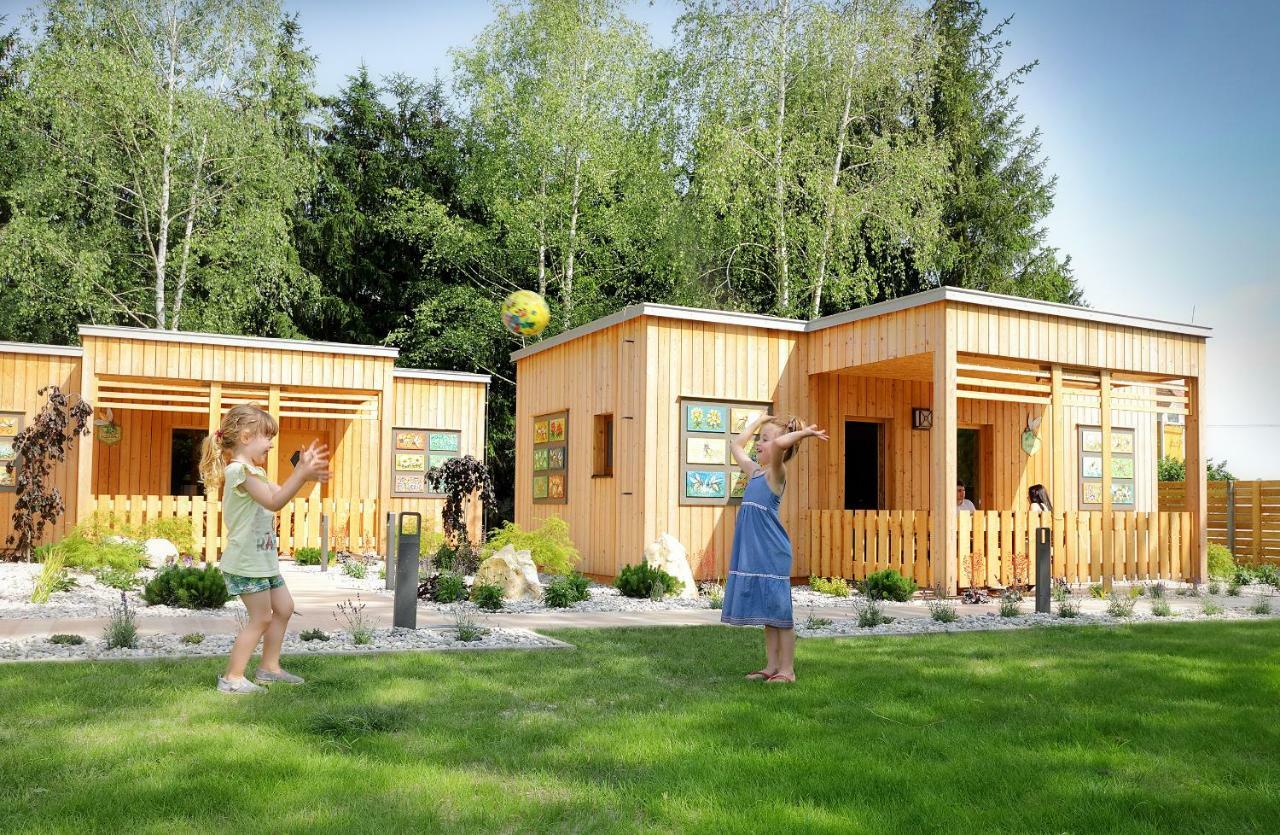 Honey Paradise Glamping Resort Dobova 외부 사진